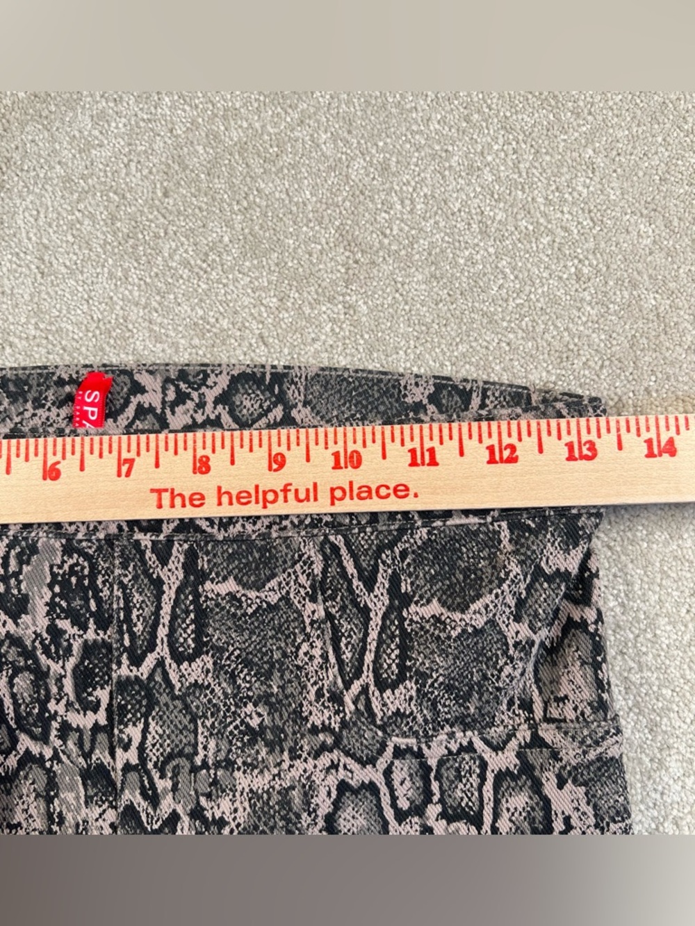 Spanx Leggings Jean-ish Animal Print Snake Gray 2 Pockets Women's Small - Picture 12 of 14